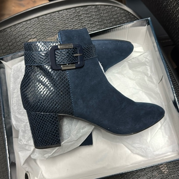 Karen Scott Womens Ivvy Faux Suede Almond Toe Ankle Boots - Picture 2 of 4